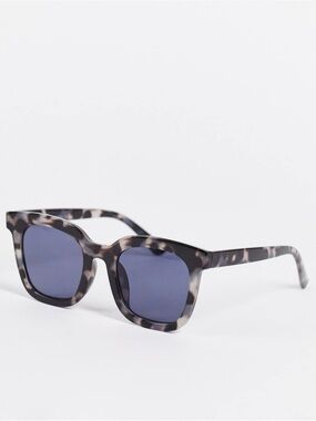 AJ Morgan Line Up Square Sunglasses In Gray Tort